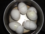 How to shell hard boil egg easy. picture